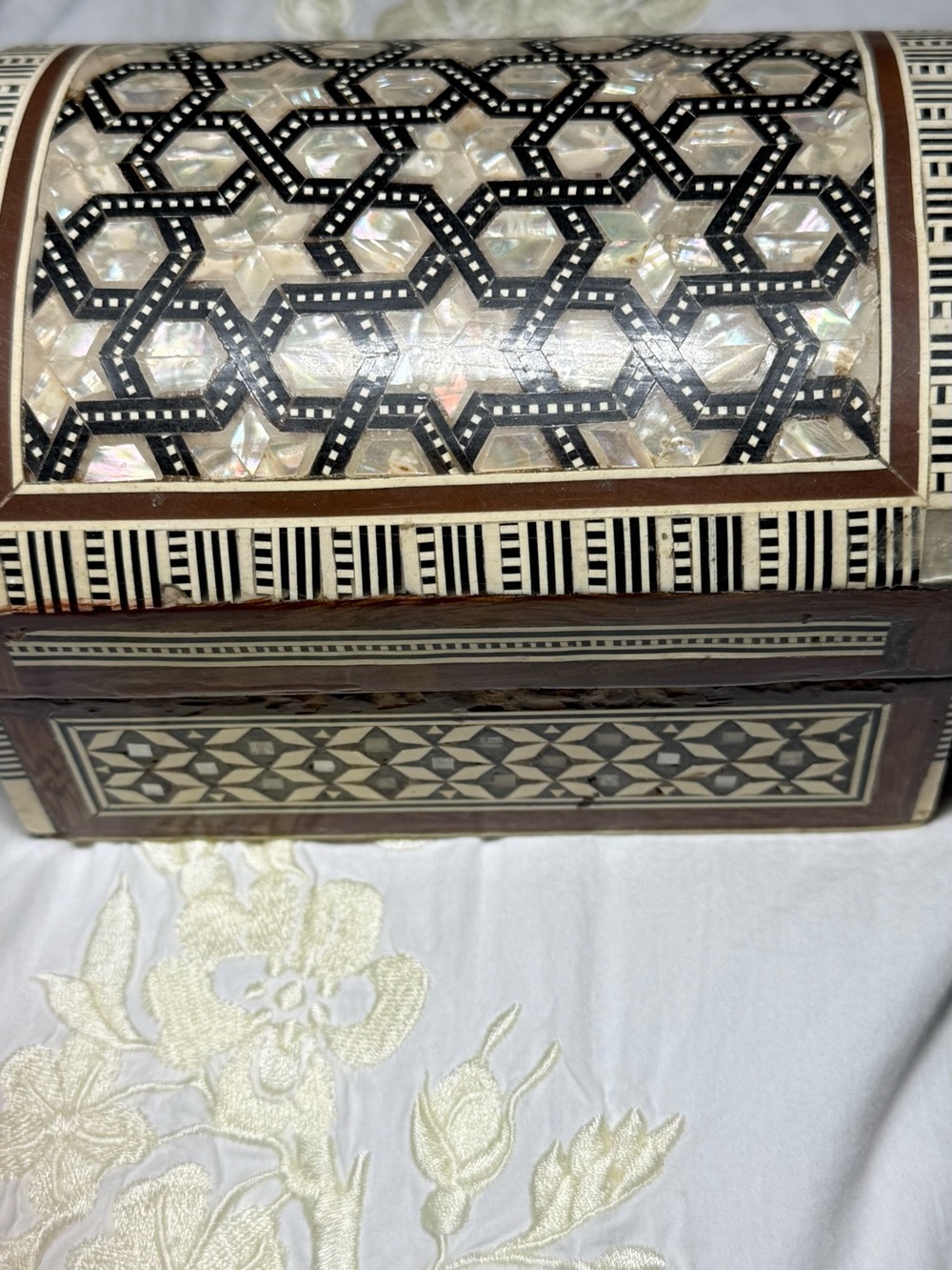 Inlaid Mosaic Decorative Trinket Box - Black & Mother of Pearl